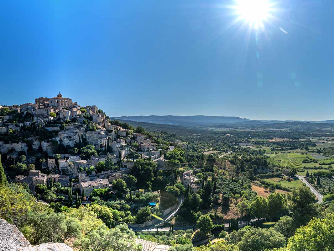 Activités touristiques dans le Vaucluse à Rustrel et dans le Lubéron